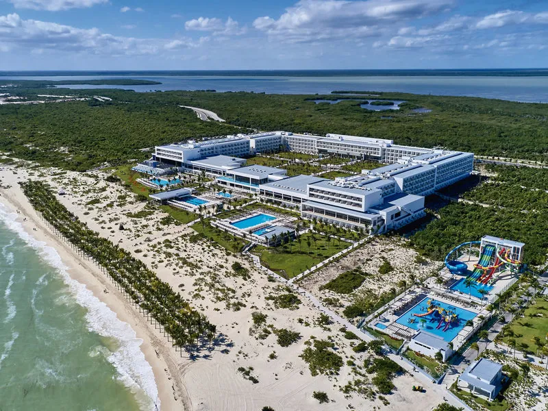 Zračni pogled na luksuzni kompleks Riu Palace Costa Mujeres