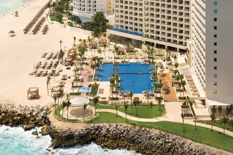 Zračni posnetek hotela Hyatt Ziva na rtu Punta Cancun