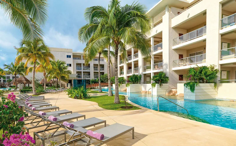 Luksuzne swim-up suite z neposrednim dostopom do bazena