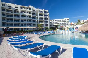 Aquamarina Beach Hotel Cancun