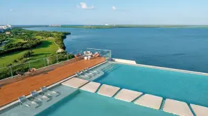 Hyatt Vivid Grand Island